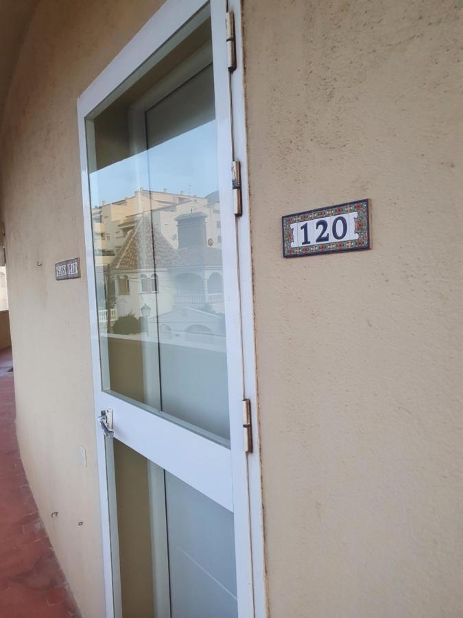 פואנגירולה Modern, Cozy Studio N:O 120 מראה חיצוני תמונה